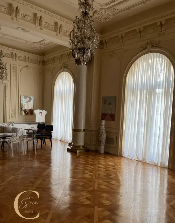 Cortinas de tela para salones de techos altos en Zona Norte.