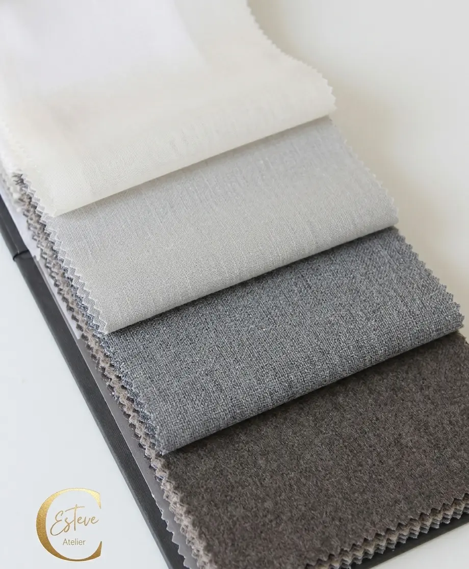 Muestrario de cortinas roller con telas Sunscreen y Blackout - Esteve Atelier.